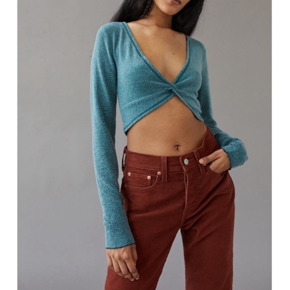 Urban Outfitters NWT cropped teal twist front long sleeve top - Picture 1 of 4